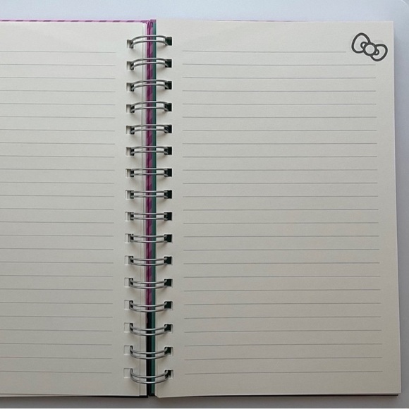 Hello Kitty mummy halloween journal - Picture 5 of 5